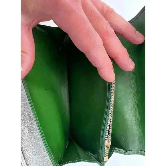 Louis Vuitton Epi Leather Unisex Wallet Green Credit Card Holder - Picture 5 of 9